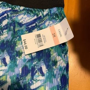 I’m selling a multi color blues skirt